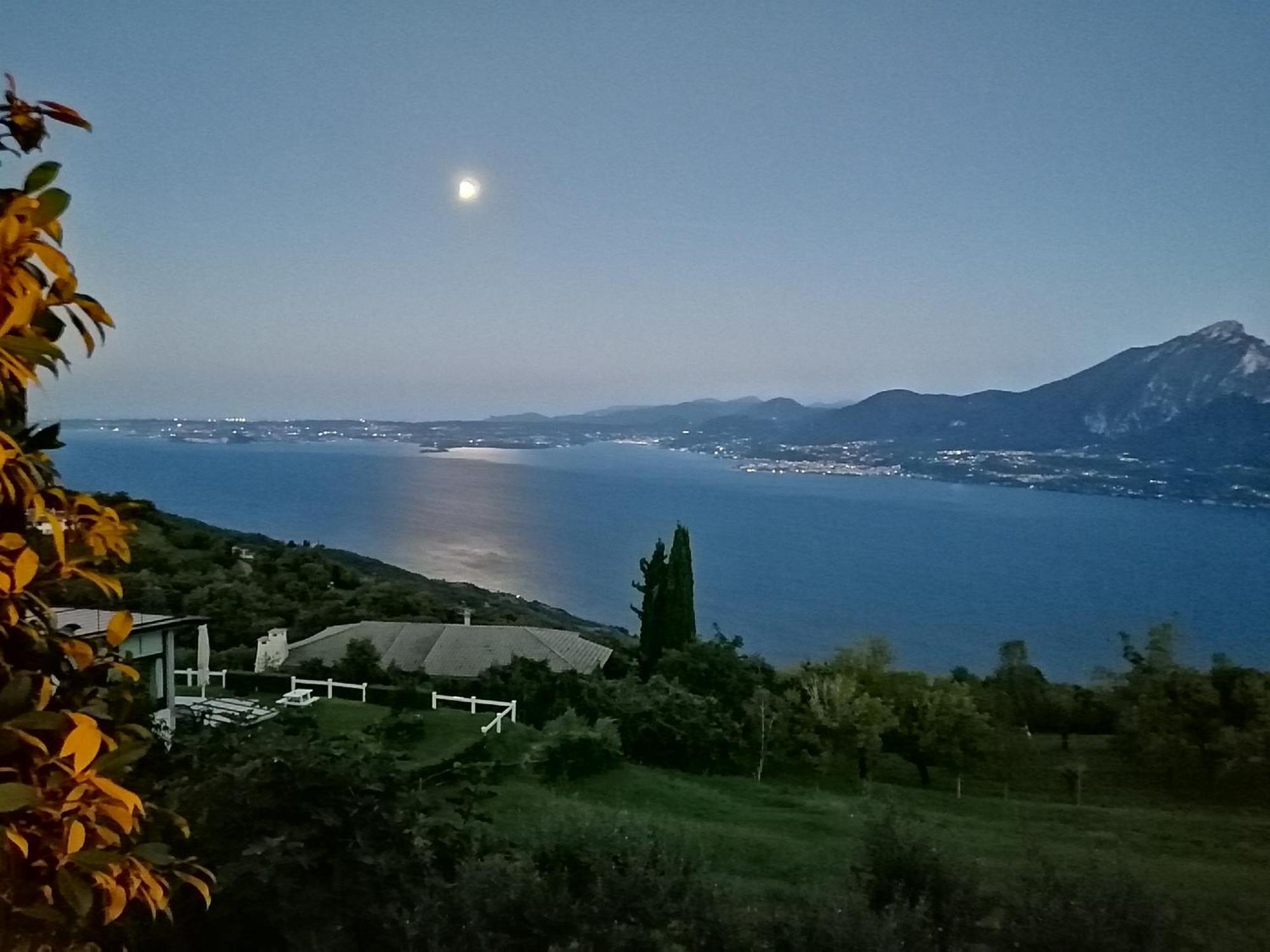 Beb Da Paolo Con Vista Lago San Zeno di Montagna Buitenkant foto