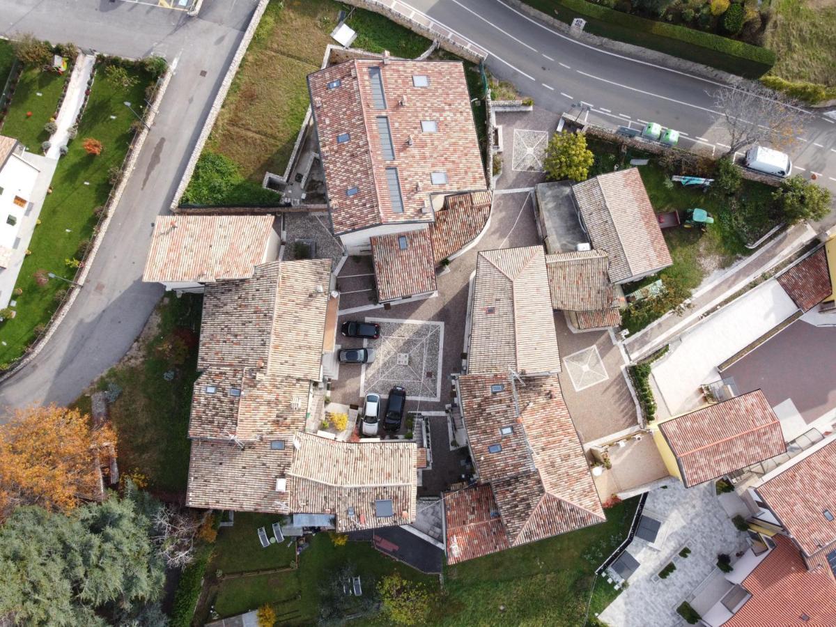 Beb Da Paolo Con Vista Lago San Zeno di Montagna Buitenkant foto