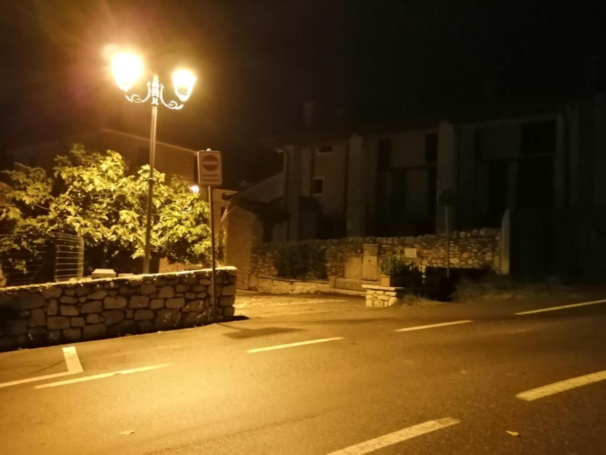 Beb Da Paolo Con Vista Lago San Zeno di Montagna Buitenkant foto